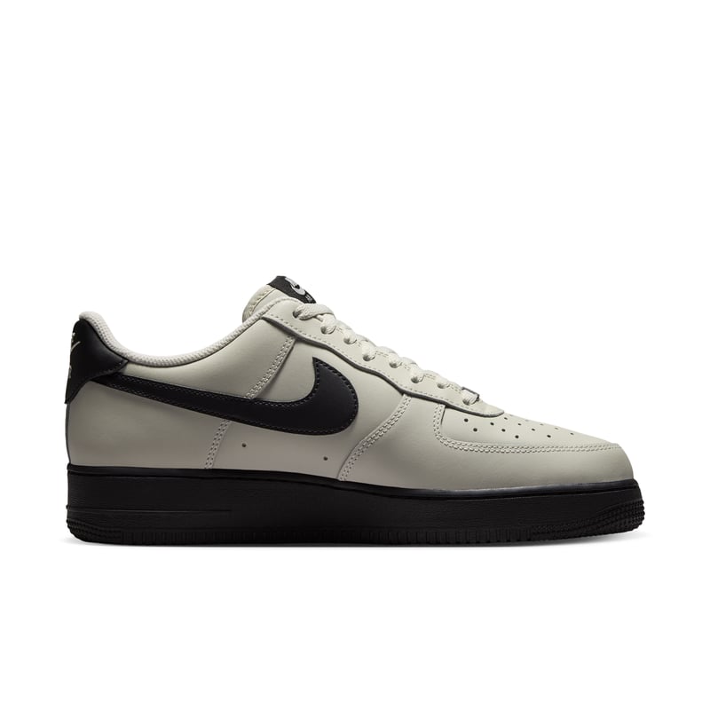 Nike Air Force 1 '07 sneakers "Light Bone & Black" | Heren | Sportstyle | 02 | SPORTSHOWROOM