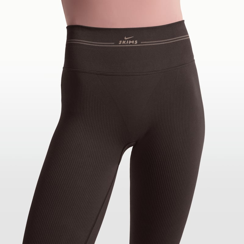 NikeSKIMS Ribbed Seamless IU8299-249 02