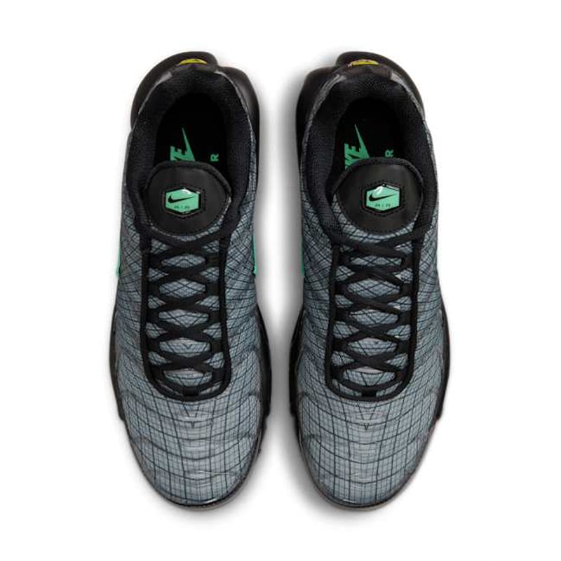 Nike Air Max Plus FB3351-001 04