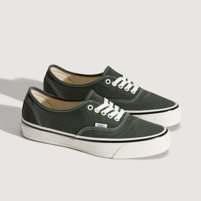 Vans Premium Authentic VN000EBNKEL 02