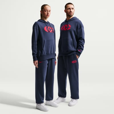 Nike Caitlin Clark Phoenix Fleece Trousers "Midnight Navy & University Red" | Women | Sportstyle & Basketball | 01 | SPORTSHOWROOM