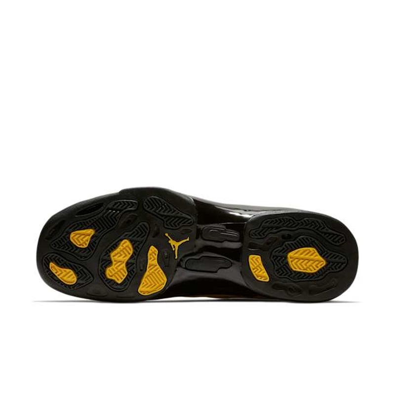 Jordan 17 Retro Low x SoleFly AJ7321-003 02