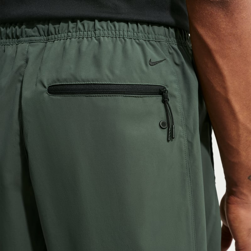 Spodnie Nike Tech Helios Dri-FIT Open-Hem "Camo Green" | Mezczyzni | Sportstyle | 02 | SPORTSHOWROOM