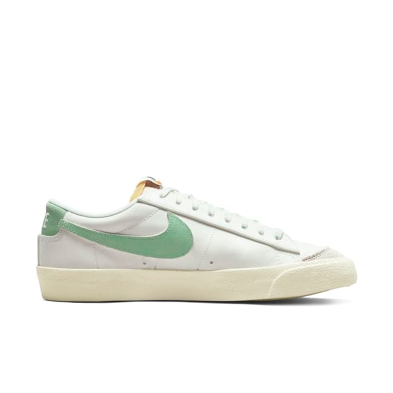 Nike Blazer Low '77 Premium DO9799-100 03