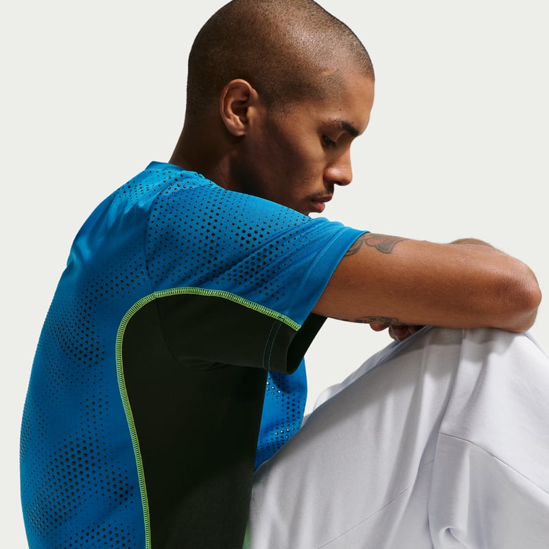 Nike SB Ishod Short-Sleeve Shirt "Brilliant Blue & Black" | Men | Skateboarding | 03 | SPORTSHOWROOM