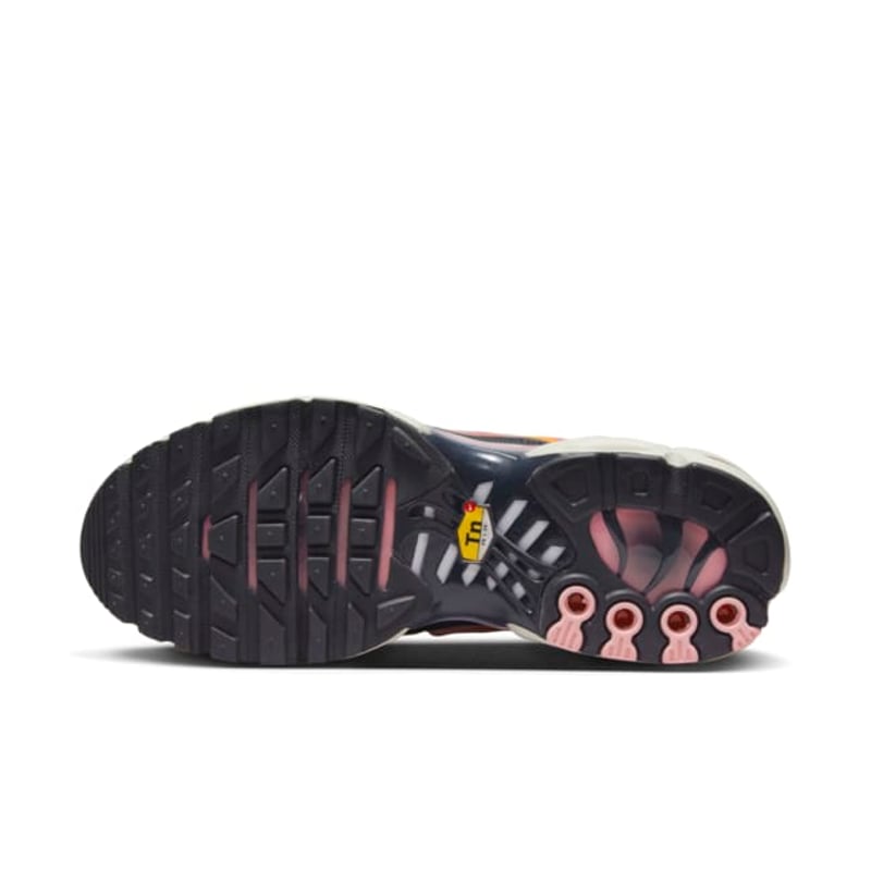Nike Air Max Plus FB8478-001 02