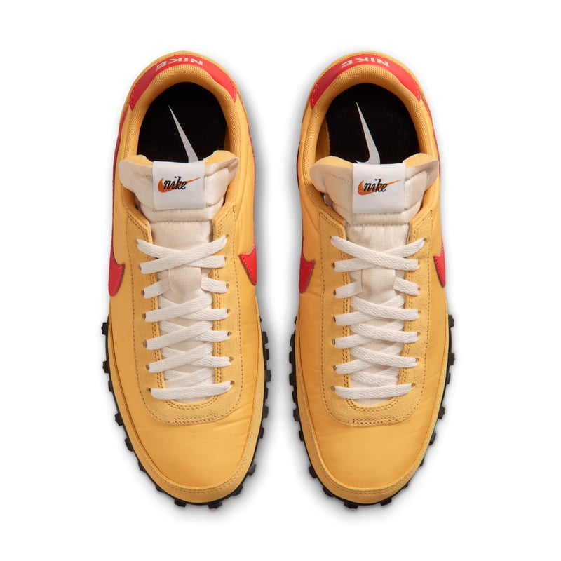Sneakers Nike Waffle Racer "Wheat Gold & Picante Red" | Uomo | Sportstyle | 04 | SPORTSHOWROOM
