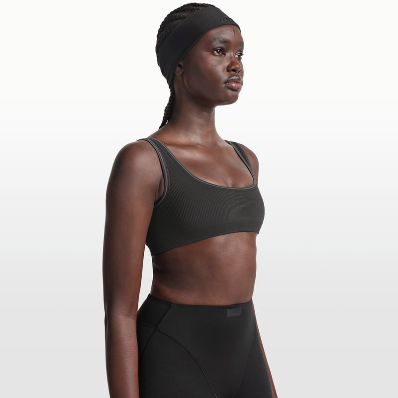 NikeSKIMS Ribbed Seamless IU8300-054 03