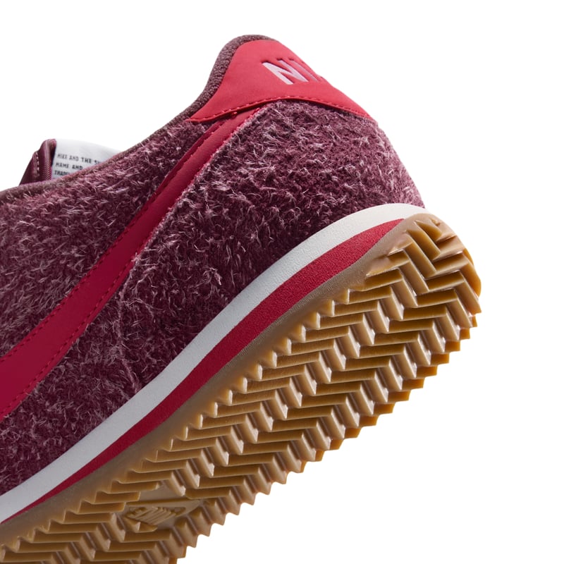 Superge Nike Cortez Suede "Pink Smoke & University Red" | Ženske | Sportstyle | 08 | SPORTSHOWROOM