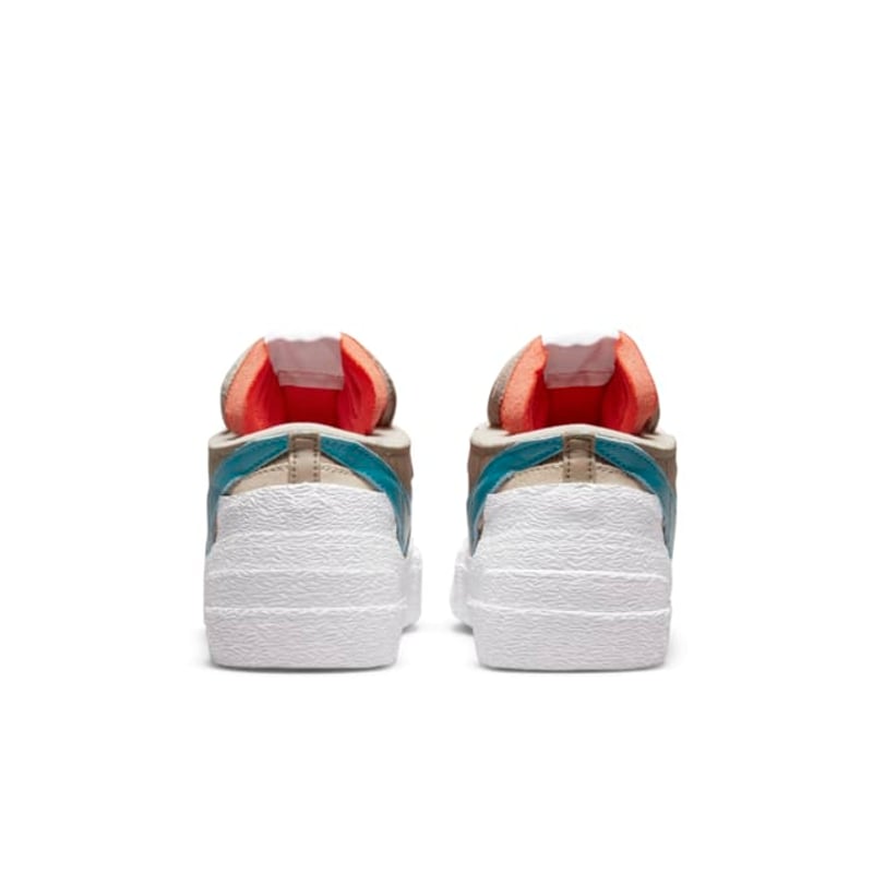 Nike Blazer Low x KAWS x sacai DM7901-200 06