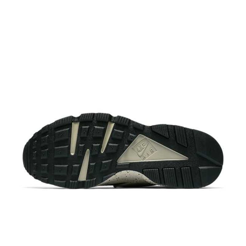 Nike Air Huarache Premium 704830-010 02