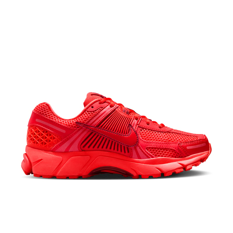 Nike Zoom Vomero 5 trainers "Light Crimson" | Women | SportStyle | 02 | SPORTSHOWROOM