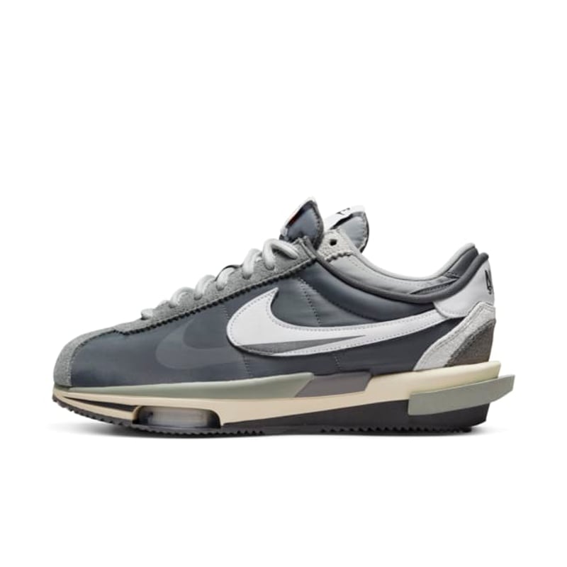 Nike Zoom Cortez x sacai DQ0581-001 01