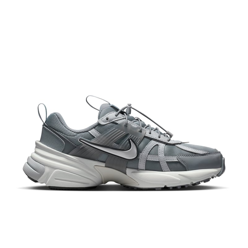 Обувки Nike V2K Run "Cool Grey & Photon Dust" | Жени | Sportstyle | 03 | SPORTSHOWROOM