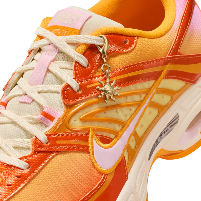 Nike Air Max Moto 2K IQ0381-818 09