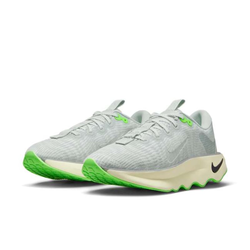 Nike Motiva DV1238-002 05
