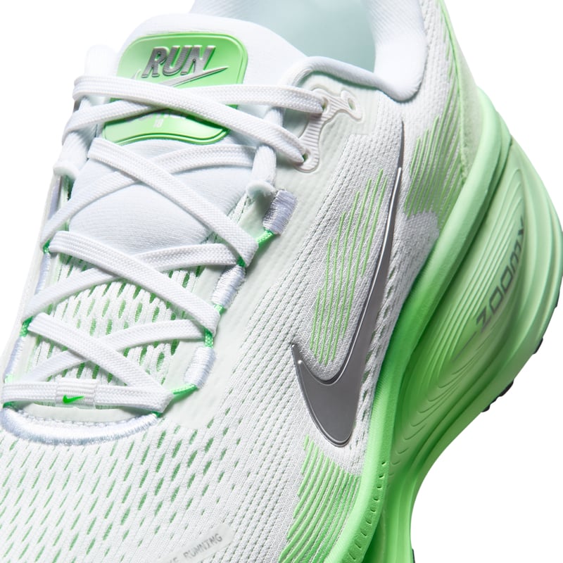 Nike Vomero 18 runners "White & Illusion Green" | Women | Running | 06 | SPORTSHOWROOM