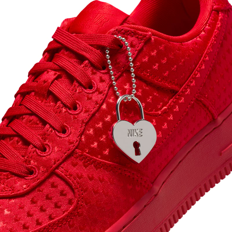 Nike Air Force 1 '07 SE Sneaker "Valentine's Day" | Damen | Sportstyle | 10 | SPORTSHOWROOM