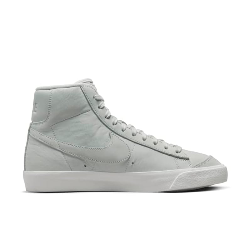 Nike Blazer Mid Premium DQ7572-001 04