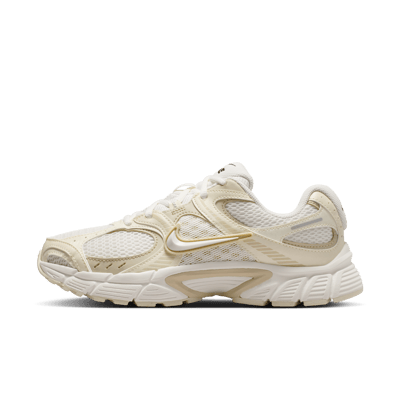 Tenisky Nike V5 RNR SE "Coconut Milk & Sail" | Ženy | Sportstyle | 01 | SPORTSHOWROOM