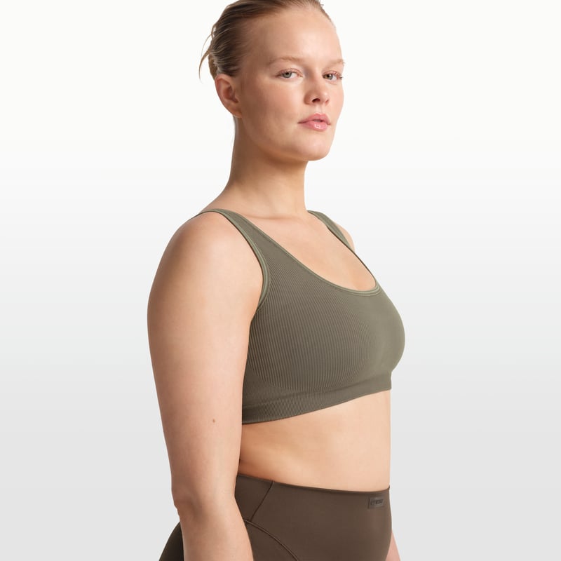 NikeSKIMS Ribbed Seamless IU8302-279 03
