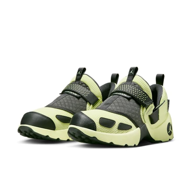 Jordan Trunner LX HQ2164-302 05