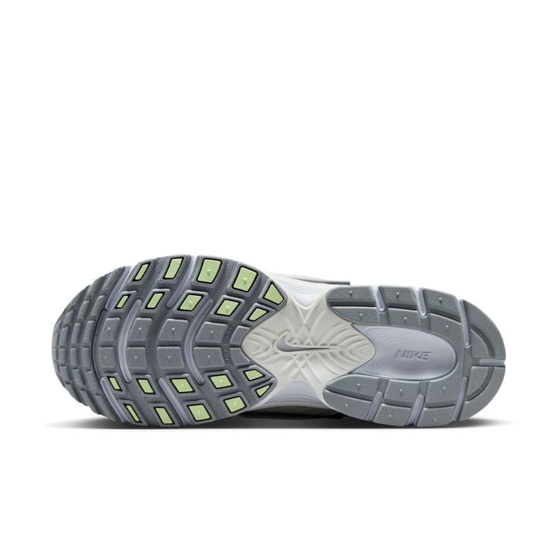 Sneakers Nike V5 RNR "Football Grey & Metallic Silver" | Donna | Sportstyle | 02 | SPORTSHOWROOM