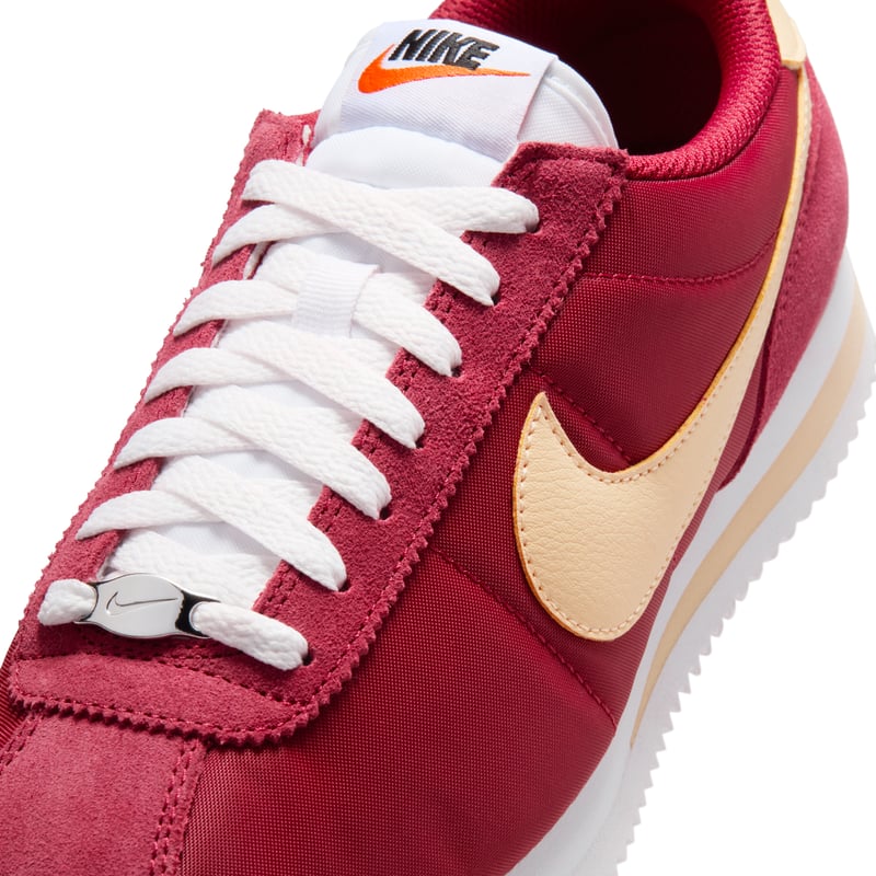 Nike Cortez Textile Sneaker "Team Crimson & Ice Peach" | Damen | Sportstyle | 07 | SPORTSHOWROOM