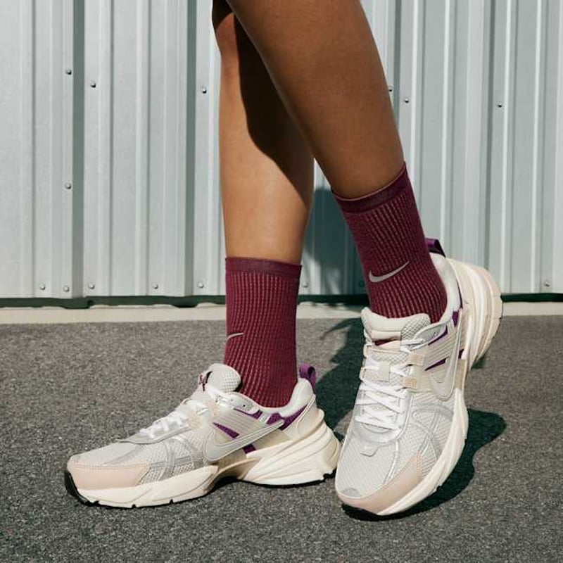 Nike V2K Run HF4305-072 02