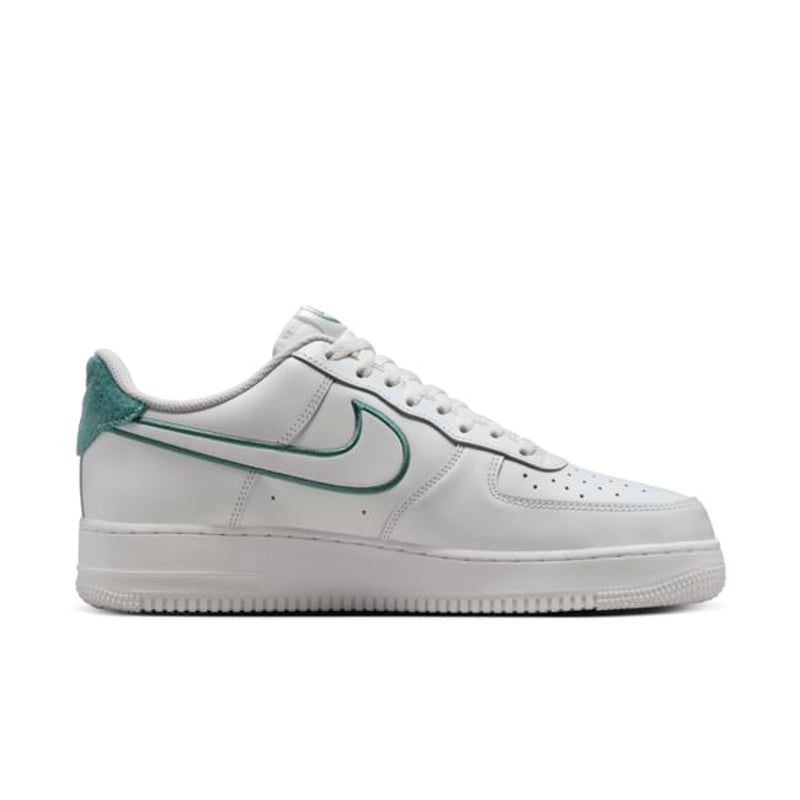 Nike Air Force 1 '07 LV8 FN8349-100 03