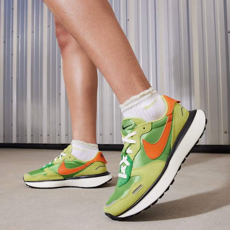 Nike Phoenix Waffle FD2196-300 02