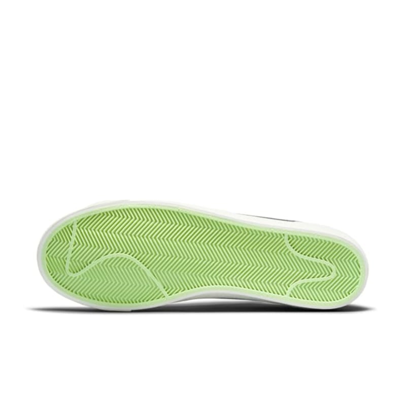 Nike Blazer Low '77 DJ6895-100 02