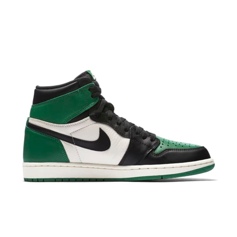 Jordan 1 Retro High OG 555088-302 03