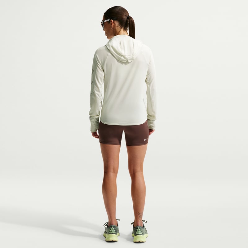 Top Nike ACG "Solar Chase" Dri-FIT UV Protection Hooded "Sea Glass & Black Spruce" | Mulher | Exterior | 05 | SPORTSHOWROOM