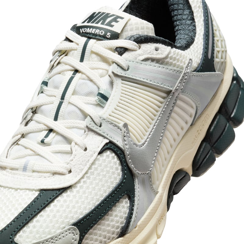 Nike Zoom Vomero 5 IO7452-133 07