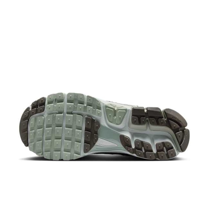 Nike Zoom Vomero 5 FJ2028-103 02