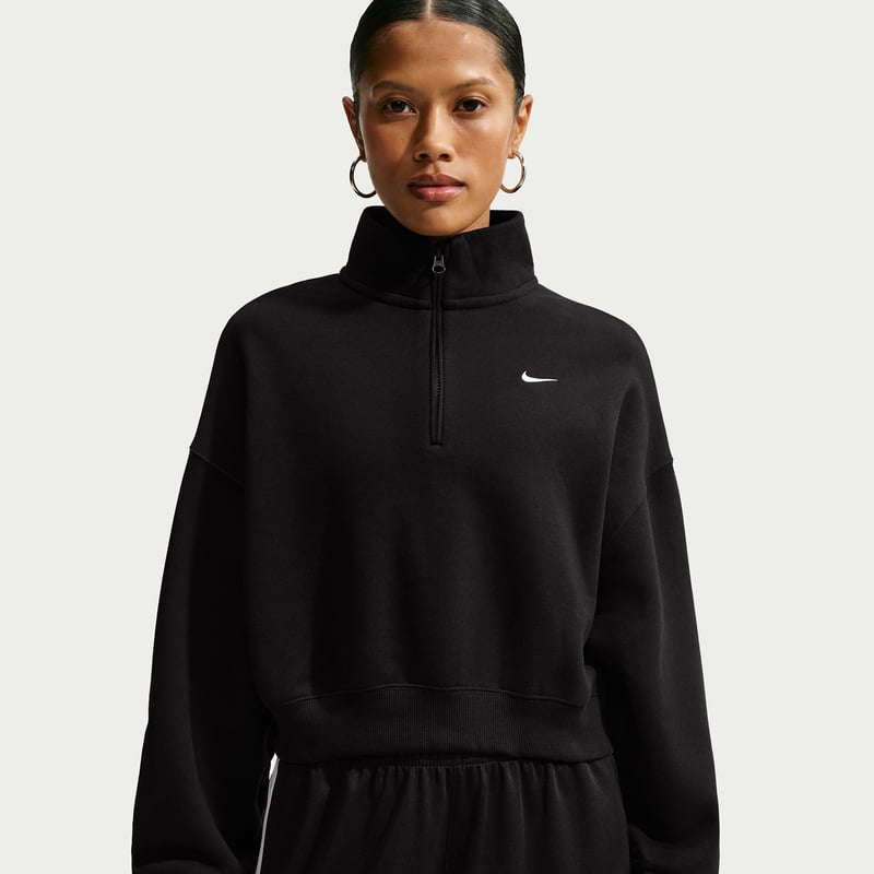 Nike Studio Fleece Medium Weight Oversized 1/4-Zip Cropped Topp "Total Black & Sail" | Dame | | 00 | SPORTSHOWROOM