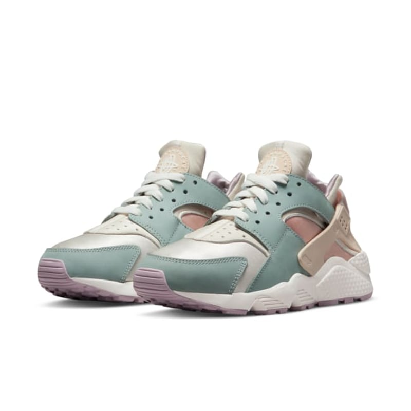Nike Air Huarache DQ4990-104 05