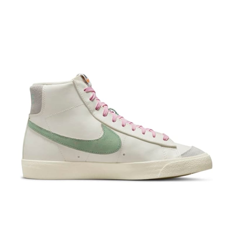 Nike Blazer Mid '77 Premium DO9787-100 03