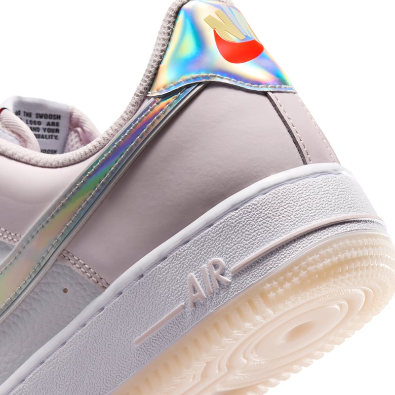 Nike Air Force 1 '07 trainers "Smiley Swoosh" | Women | SportStyle | 08 | SPORTSHOWROOM