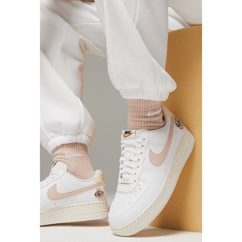 Nike Air Force 1 '07 SE DJ6377-100 04