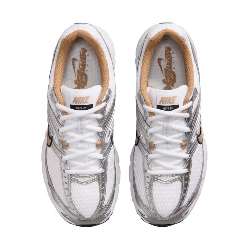 Nike Air Max Moto 2K Sneaker "White & British Khaki" | Damen | Sportstyle | 04 | SPORTSHOWROOM