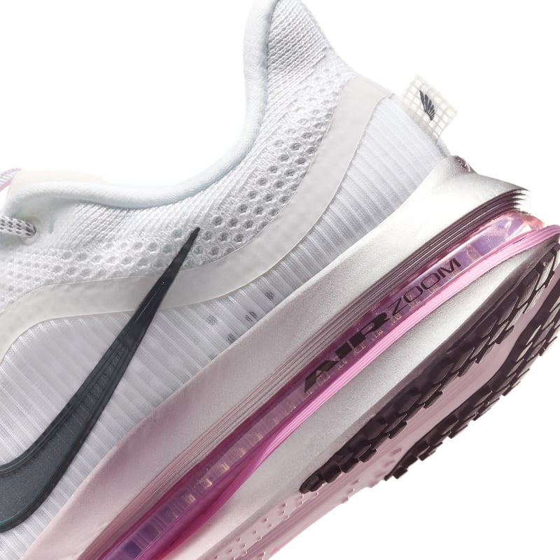 Nike Pegasus Premium runners "White & Light Lilac" | Women | Running | 08 | SPORTSHOWROOM