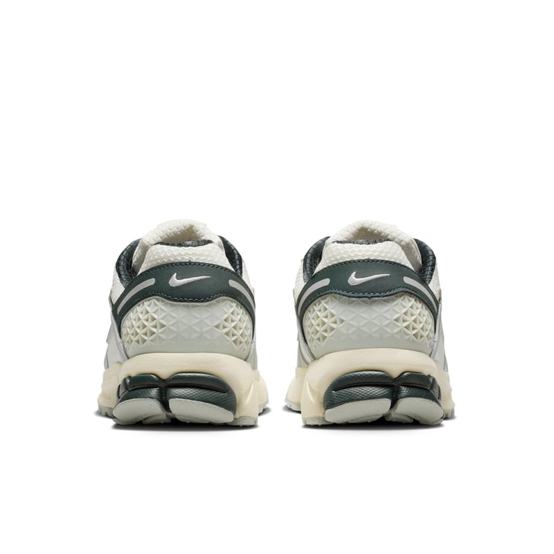 Nike Zoom Vomero 5 IO7452-133 06