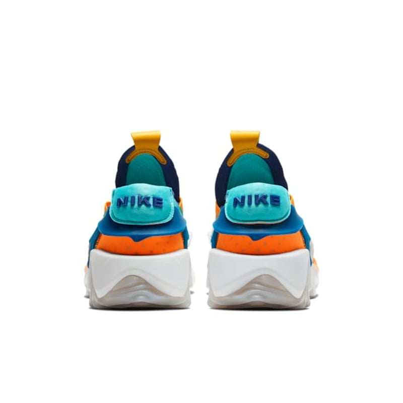 Nike Adapt Huarache CT4089-300 06