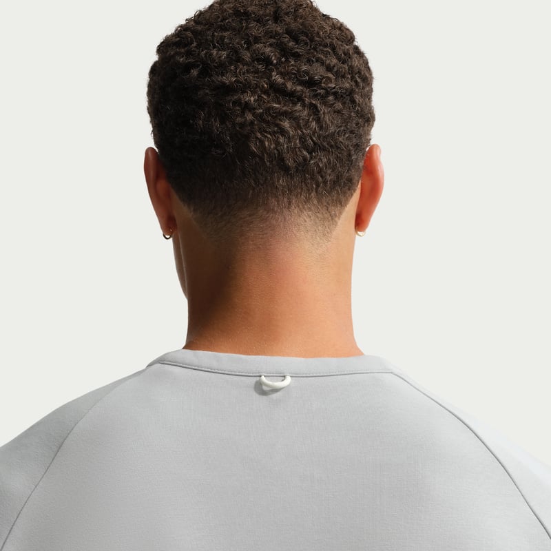 Nike 24.7 ImpossiblySoft  Dri-FIT Crew HQ6964-097 02