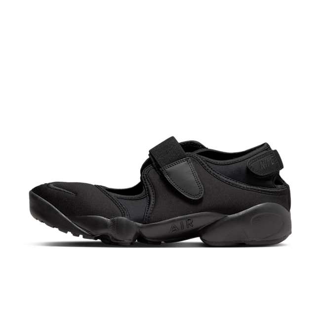 Nike Air Rift runners "Triple Black" | Women | Sportstyle | 01 | SPORTSHOWROOM