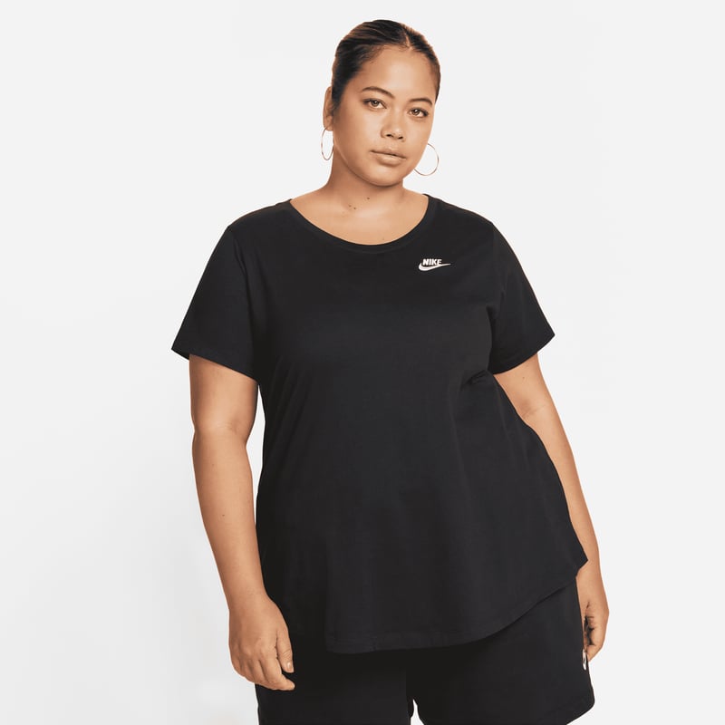 Nike Club Essentials FD0646-010 01