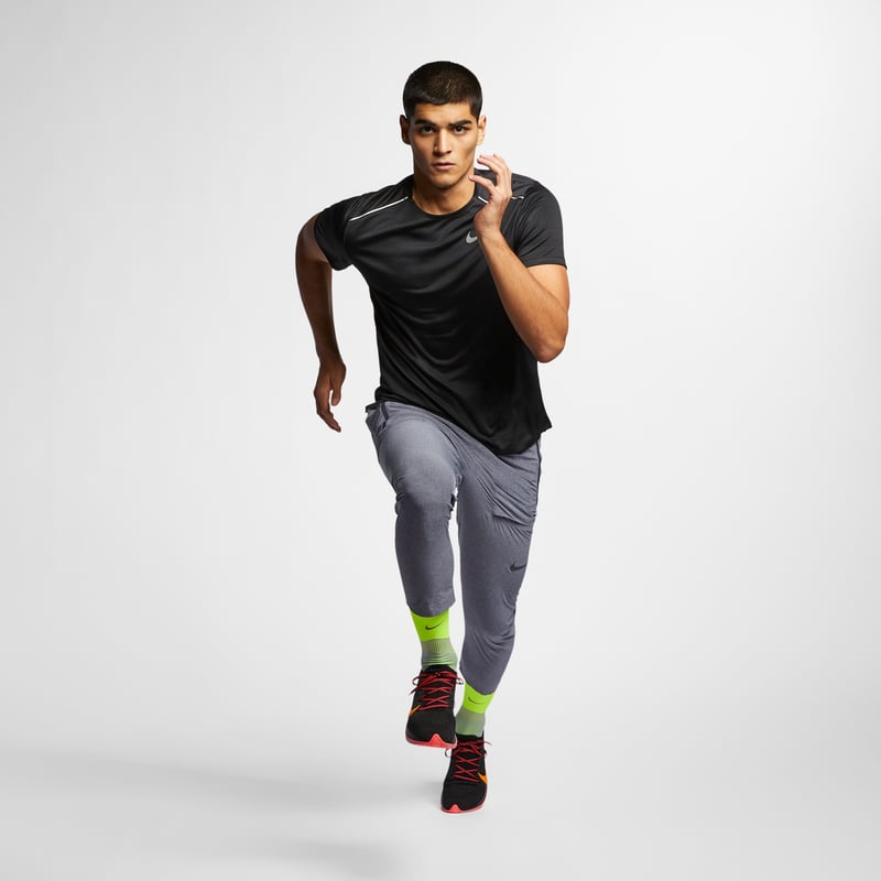 Nike Miler Dri-FIT Shirt "Black" | Men | Running | 02 | SPORTSHOWROOM