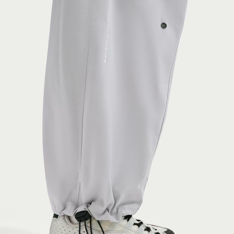 Spodnie Nike Tech Helios Dri-FIT "Grey Fog" | Mezczyzni | | 06 | SPORTSHOWROOM